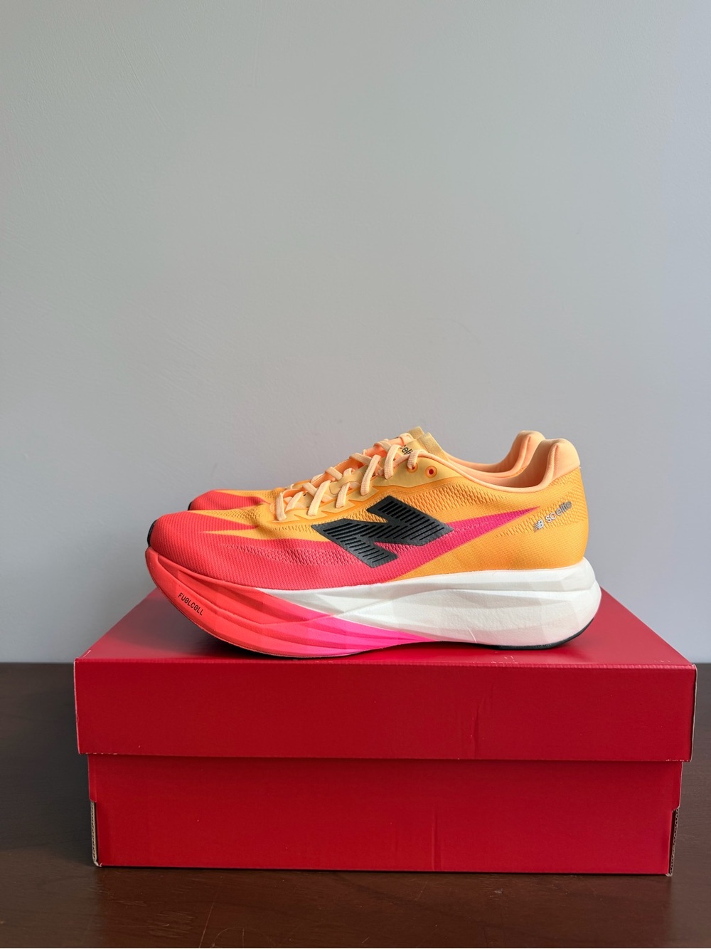 New Balance FuelCell SuperComp Elite v5 SC Peach Pink Heat US 9.5 UK 9